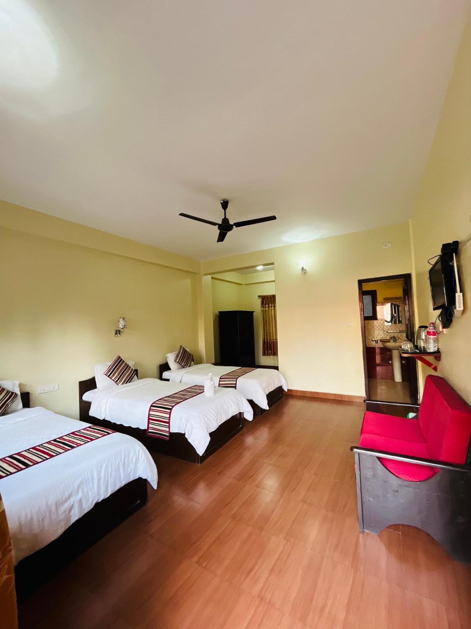 Butterfly Lodge Pokhara Zewnętrze zdjęcie